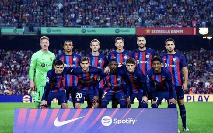 Đội bóng này sở hữu nhiều cầu thủ vĩ đại như Johan Cruyff, Diego Maradona, Romario, Ronaldo, Ronaldinho và hiện tại là Lionel Messi.